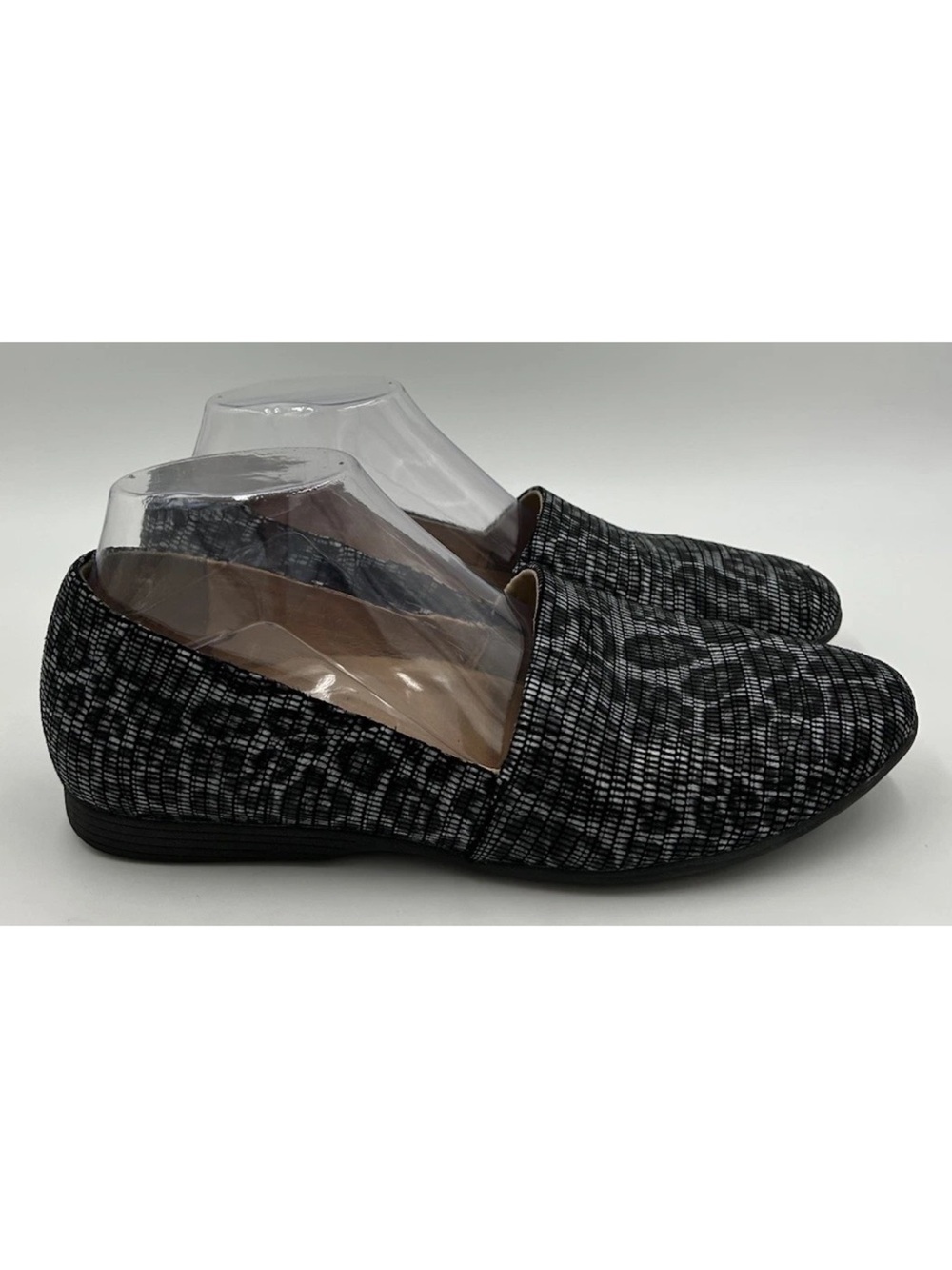 Dansko Larisa Leather Flats Gray Leopard Print Women’s Size 39